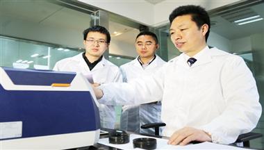 【媒體(ti)報道】馮光德(dé)：“鐵心”譜出的(de)人(ren)生(sheng)“三部(bu)曲”