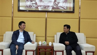 銅仁市(shi)碧江(jiang)區(qu)區(qu)委(wei)書記陳代(dai)文(wén)赴100萬高(gao)品(pin)質(zhi)蛋雞項(xiang)目(mu)現(xian)場(chang)進(jin)